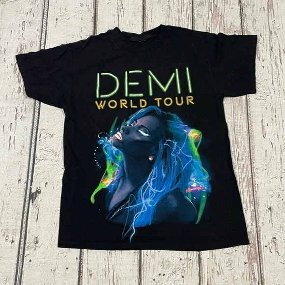 Demi Lovato 2014 World Tour Concert Music Crewneck Pop Tee Tshirt - Picture 6 of 6